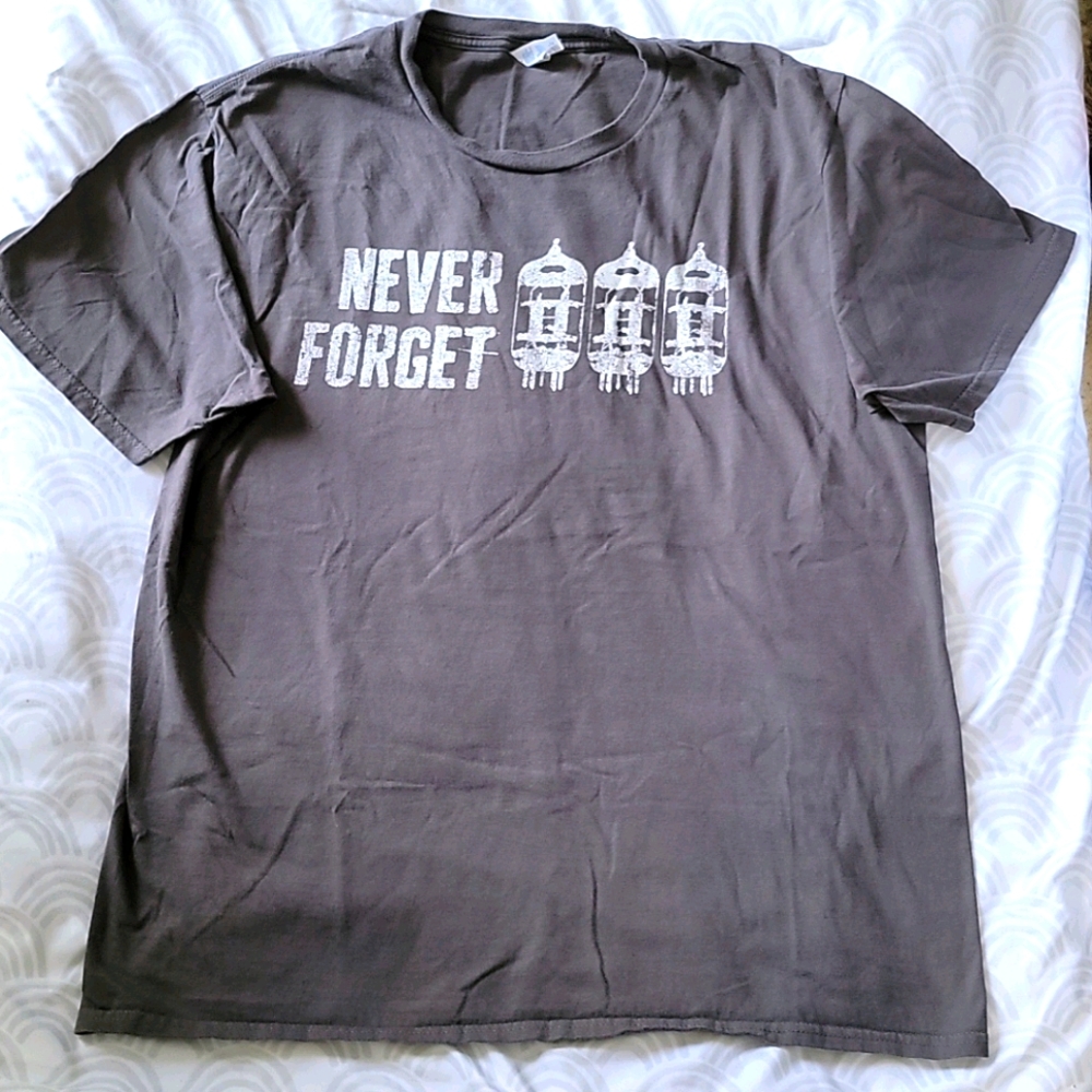 Men's t-shirt - retro amps. Asphalt gray Size L